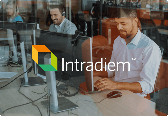 كيف بدأ فريق التعلم والتطوير في Intradiem من الصفر وقام بترجمة 20 دورة تدريبية من Articulate Rise عالية الجودة في وقت قياسي